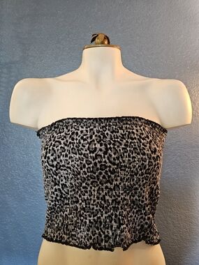 Zenana Outfitters Black and White Smocked Strapless Tube Top